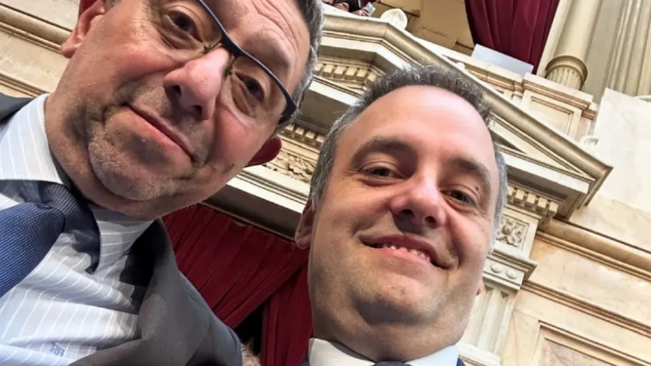  Javier Herrera Bravo junto a Manuel Adorni.