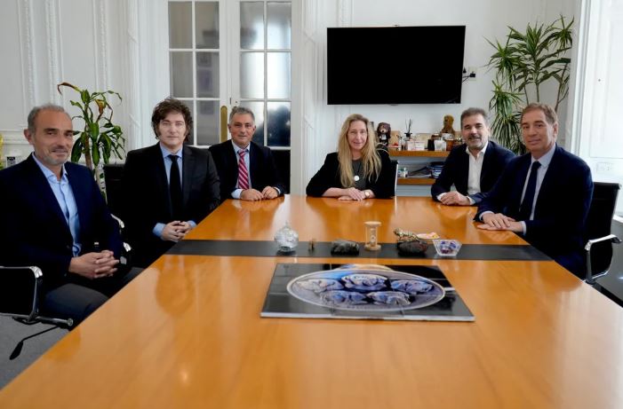 Libertarios y PRO negocian las listas bonaerenses bajo la lupa de Karina Milei