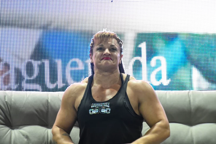 La visita de “Locomotora” Oliveras, madrina de la Escuela Municipal de Boxeo, a Río Gallegos: “No dejen de luchar por su felicidad”