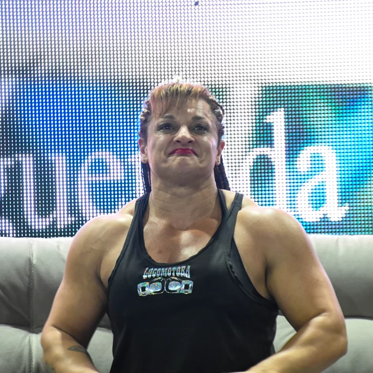 La visita de “Locomotora” Oliveras, madrina de la Escuela Municipal de Boxeo, a Río Gallegos: “No dejen de luchar por su felicidad”