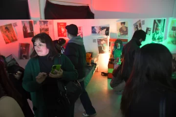 Volvieron los 80: música, cine y videojuegos, la instalación artística del Polivalente de Arte Volvieron los 80: música, cine y videojuegos, la instalación artística del Polivalente de Arte