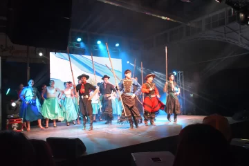 Cientos de vecinos participaron de la gran peña por la Independencia Cientos de vecinos participaron de la gran peña por la Independencia