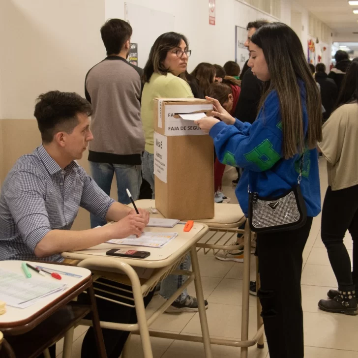 A un mes de las definiciones y con el objetivo de enamorar a los electores A un mes de las definiciones y con el objetivo de enamorar a los electores