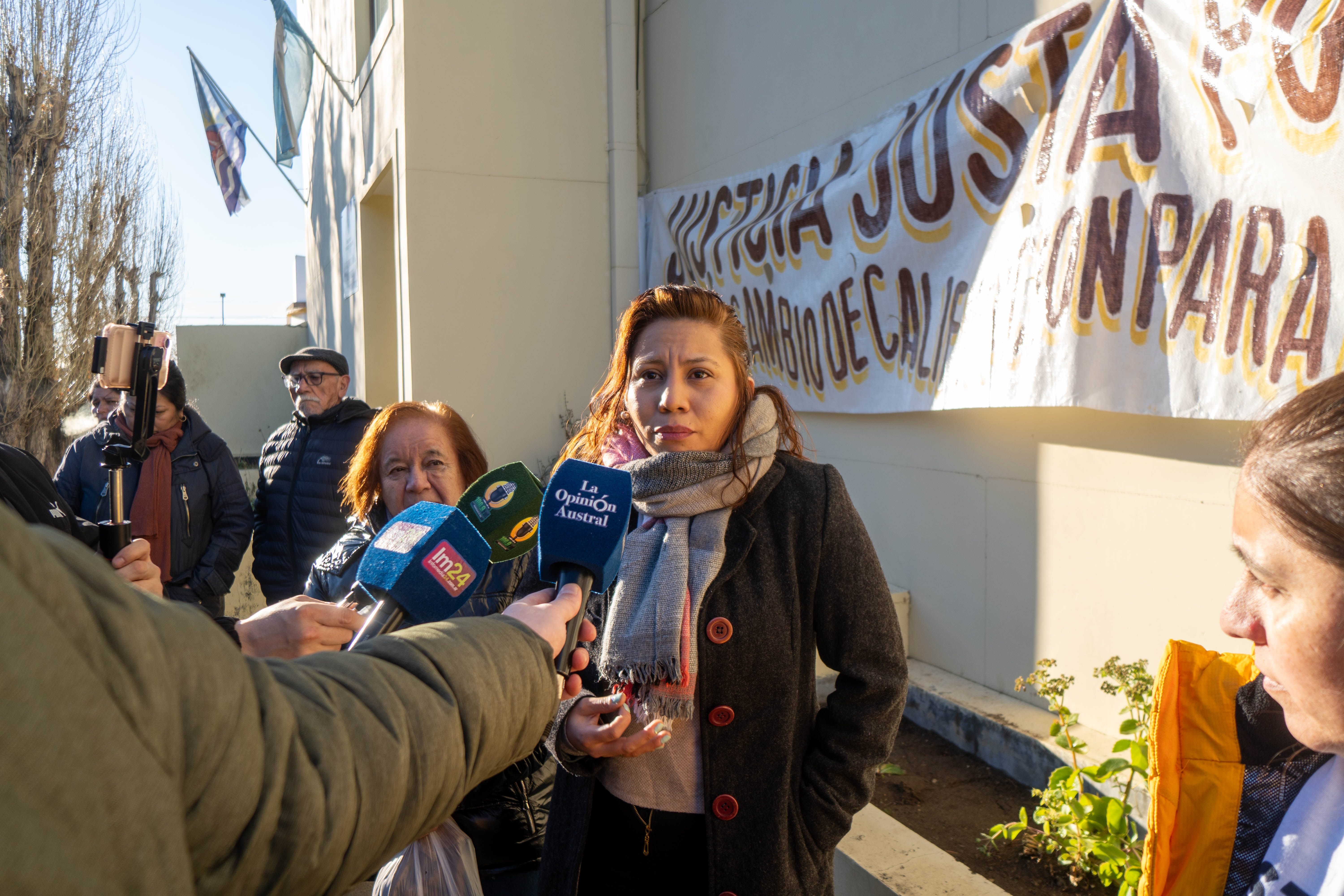  Belén Álvarez dando su opinión del fallo.(FOTO: LEANDRO FRANCO/ LA OPINIÓN AUSTRAL)