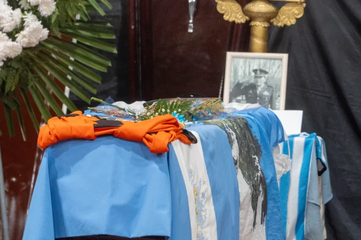  Fernando Alturria fue velado en el Gimnasio 17 de Octubre. FOTOS: LEANDRO FRANCO / LA OPINIÓN AUSTRAL