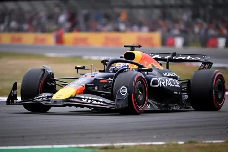 F1 Gran Bretaña 2025: Verstappen sorprendió con la pole en Silverstone y Colapinto cerró último tras un accidente
