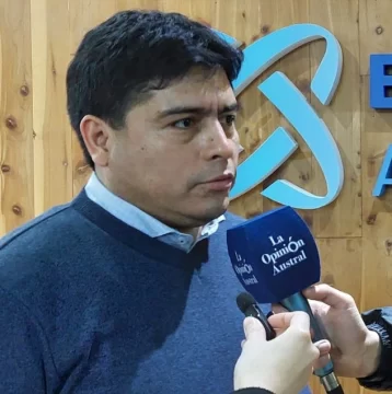 Claudio Vidal en el acuerdo por represas: “Es una gran noticia para Santa Cruz” Claudio Vidal en el acuerdo por represas: “Es una gran noticia para Santa Cruz”
