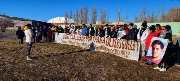 Video. Lago Posadas y Gobernador Gregores pidieron justicia por la muerte de Ulises Guelet Video. Lago Posadas y Gobernador Gregores pidieron justicia por la muerte de Ulises Guelet