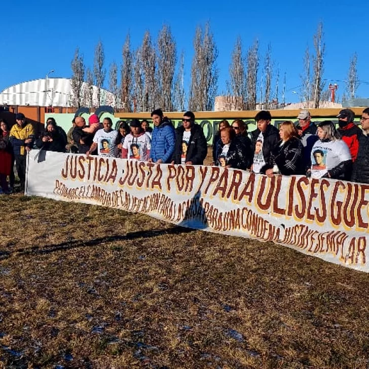 Video. Lago Posadas y Gobernador Gregores pidieron justicia por la muerte de Ulises Guelet Video. Lago Posadas y Gobernador Gregores pidieron justicia por la muerte de Ulises Guelet