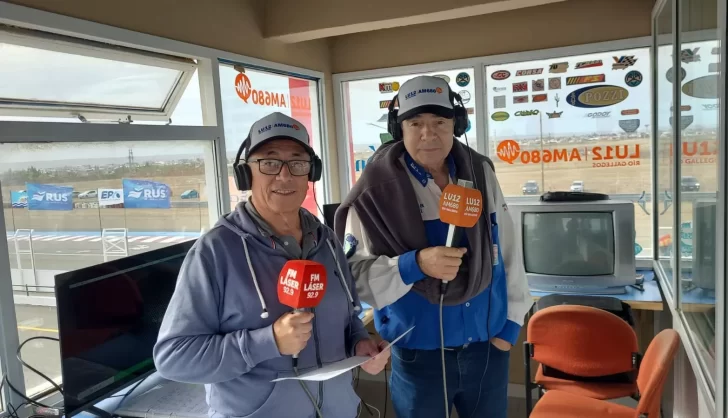  Carlos Zapico y Elio Mayorga, en la cabina del Autódromo José Muñiz. FOTO: LEANDRO FRANCO / LA OPINIÓN AUSTRAL.