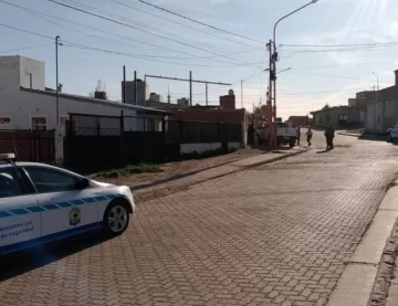 A punta de cuchillo: ladrón le robó el celular y $80 mil a un trabajador al volante en Caleta Olivia A punta de cuchillo: ladrón le robó el celular y $80 mil a un trabajador al volante en Caleta Olivia