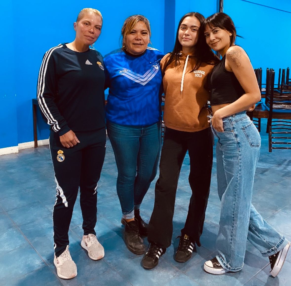  Agostina Gauto junto a su mamá, Susana, y sus hermanas, Jessica y Florencia.