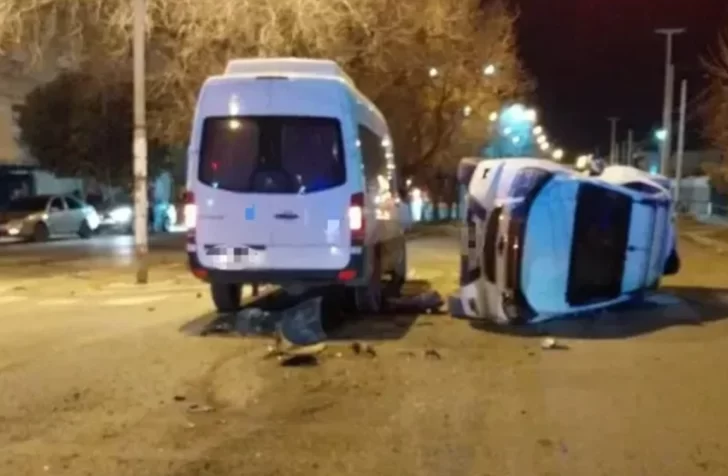 Una joven de 15 hurtó la camioneta del padre, chocó, volcó y a él le hicieron una infracción