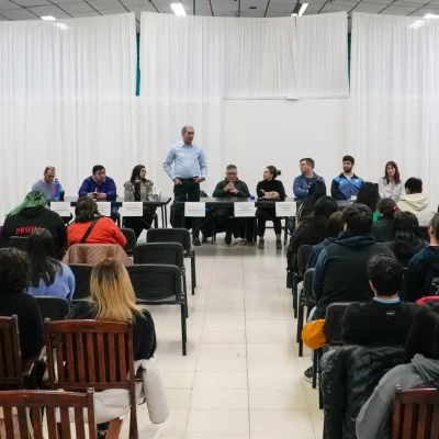 Estudiantes santacruceños se acercan al mundo del trabajo gracias a CGC y a Junior Achievement