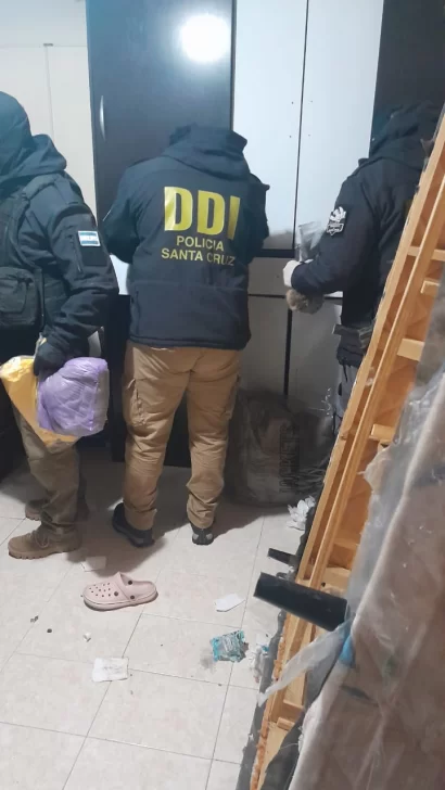 Allanaron una vivienda en Río Turbio por difusión de material de abuso infantil