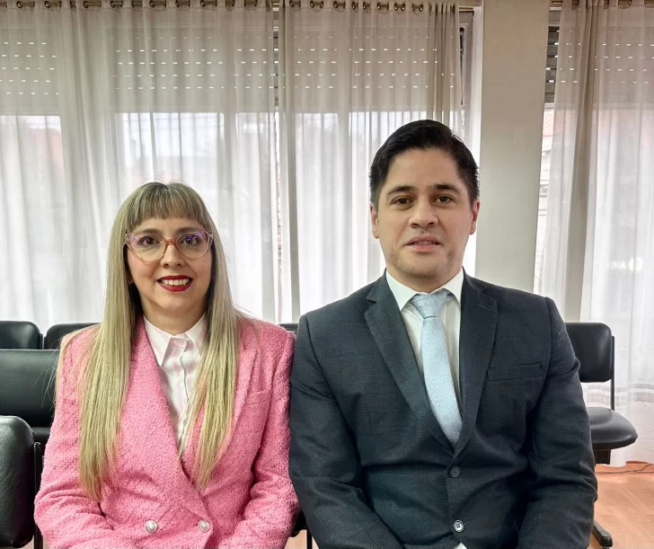  Yamila Bórquez y Gerardo Giménez, en el salón. (FOTO: TSJ)