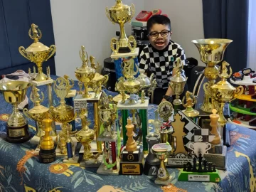 La historia de Caleb Mamani, el niño de Las Heras que desafía a los grandes del ajedrez La historia de Caleb Mamani, el niño de Las Heras que desafía a los grandes del ajedrez