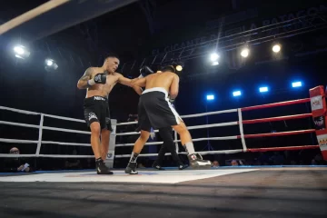 Gerez venció por decisión unánime a Andino en Río Gallegos Gerez venció por decisión unánime a Andino en Río Gallegos