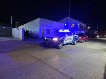 Empleada hizo compras con las tarjetas del local donde trabajaba y la atraparon antes que escape Empleada hizo compras con las tarjetas del local donde trabajaba y la atraparon antes que escape