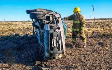 Conductor sufrió lesiones leves tras un siniestro a pocos kilómetros de Koluel Kaike