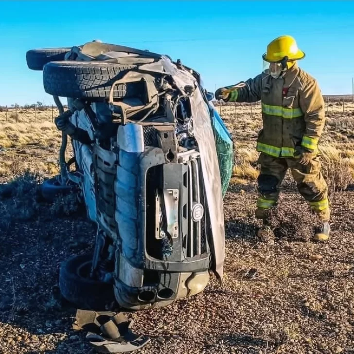 Conductor sufrió lesiones leves tras un siniestro a pocos kilómetros de Koluel Kaike