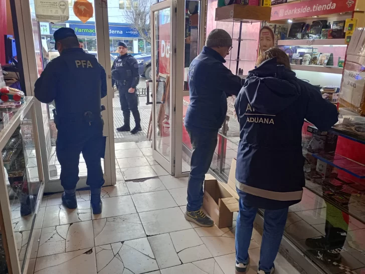 Secuestraron vapers por 4 millones de pesos en dos locales del centro de Río Gallegos