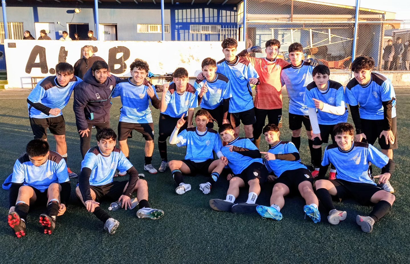  En cuarta, Hispano reafirmó su crecimiento y venció a Boxing por 2 a 1 en la final.