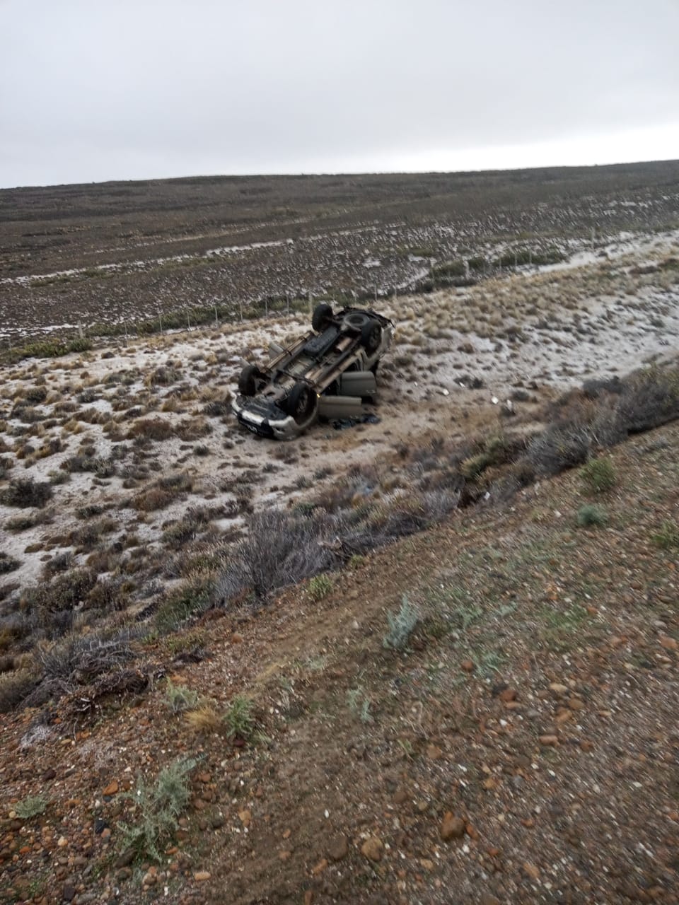  El lugar donde quedó la camioneta. (FOTO: POLICÍA SANTA CRUZ)