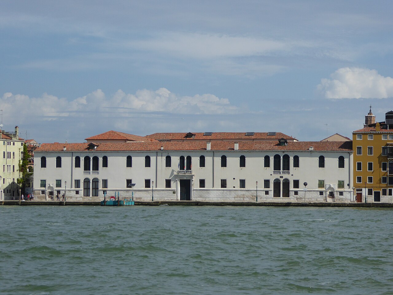 El Hospital de los Incurabili fundado por Gaetano Thiene, San Cayetano. Hoy, sede de la Academia de Bellas Artes de Venecia .