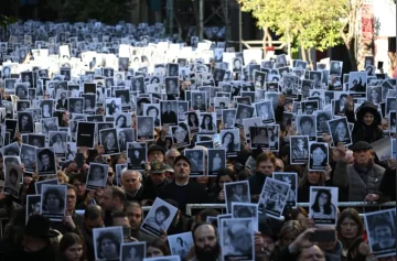 A 31 años del atentado a la AMIA: emotivo acto por las víctimas, con presencia de Milei y un emocionante video narrado por Ricardo Darín A 31 años del atentado a la AMIA: emotivo acto por las víctimas, con presencia de Milei y un emocionante video narrado por Ricardo Darín