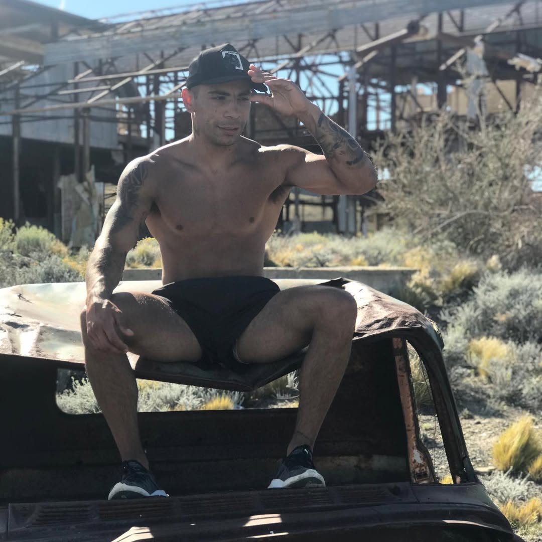  Alan tenía un físico privilegiado.