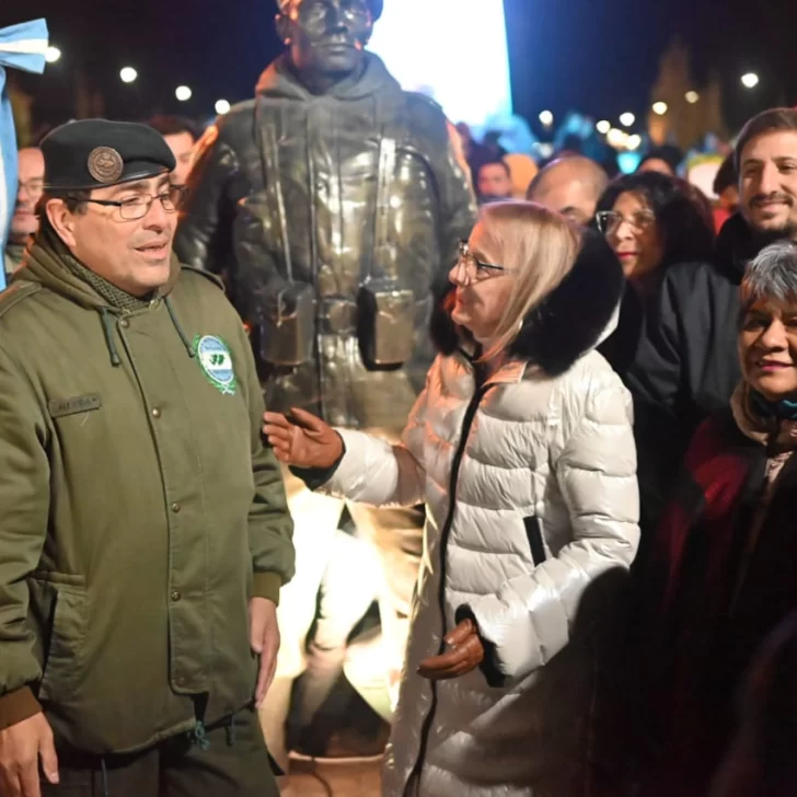 Alicia Kirchner lamentó la muerte de Fernando Alturria: “Trabajó incansablemente por mantener viva la memoria de Malvinas” Alicia Kirchner lamentó la muerte de Fernando Alturria: “Trabajó incansablemente por mantener viva la memoria de Malvinas”