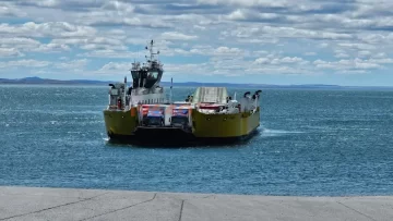 Cuánto cuesta la barcaza para cruzar a Tierra del Fuego: TABSA aumentó los precios de la tarifa