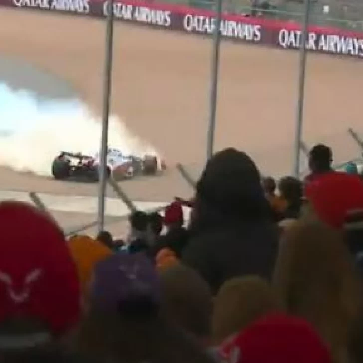 Chocó Colapinto contra los carteles luego de hacer un trompo en la clasificación del GP de Gran Bretaña de la Fórmula 1