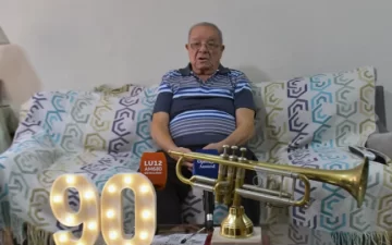 La historia de Cleto Godoy, 90 años y millones de notas escritas: “La música es todo” La historia de Cleto Godoy, 90 años y millones de notas escritas: “La música es todo”