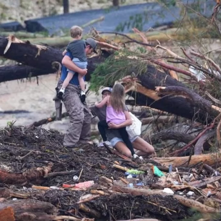 Inundaciones en Texas: al menos 32 muertos y una veintena de niñas desaparecidas
