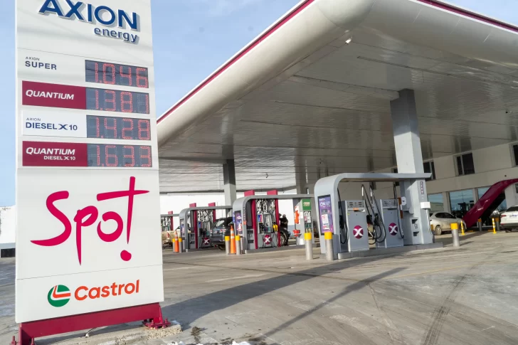  en las estaciones de servicio Axion de Río Gallegos la nafta Súper pasó a costar $1.046.