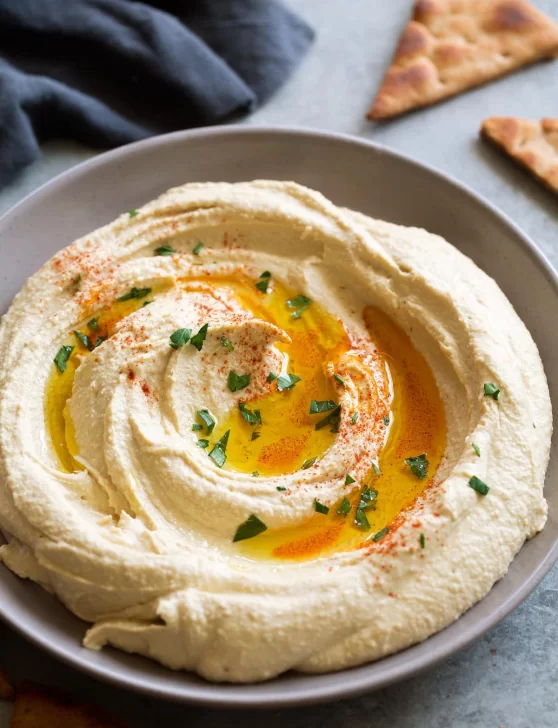 hummus--558x728