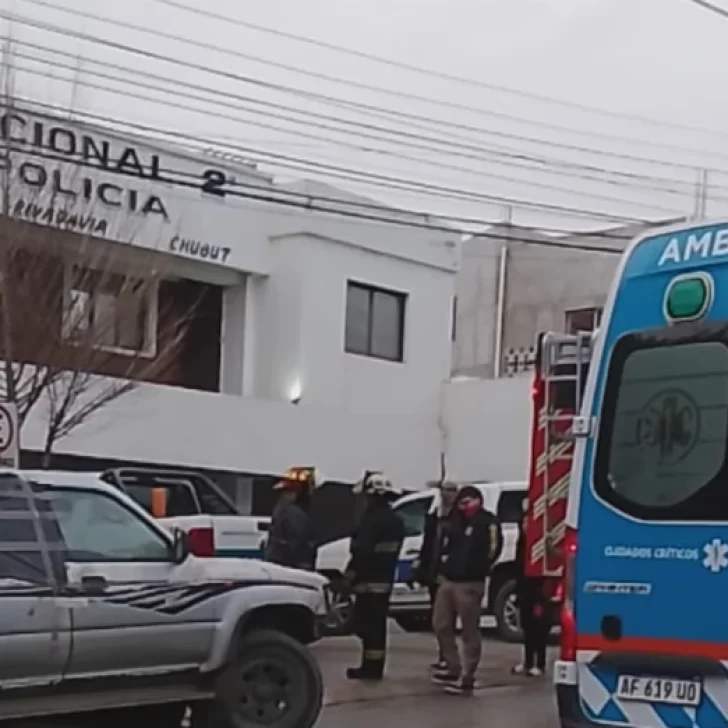 Dos presos en estado crítico tras incendio en comisaría: investigan si iniciaron el fuego en protesta por un celular incautado Dos presos en estado crítico tras incendio en comisaría: investigan si iniciaron el fuego en protesta por un celular incautado