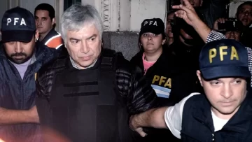 Lázaro Báez deberá pasar 15 años preso: la Justicia unificó las condenas por la Ruta del Dinero K y Vialidad Lázaro Báez deberá pasar 15 años preso: la Justicia unificó las condenas por la Ruta del Dinero K y Vialidad