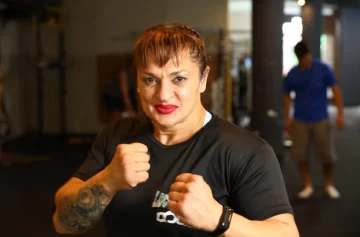 Alejandra “Locomotora” Oliveras fue internada de urgencia tras sufrir un ACV en Santa Fe Alejandra “Locomotora” Oliveras fue internada de urgencia tras sufrir un ACV en Santa Fe