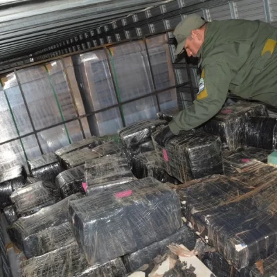 Interceptaron un camión proveniente de Paraguay que se dirigía a Chile con 1.500 kilos de marihuana