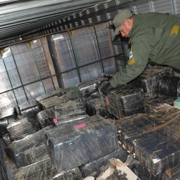 Interceptaron un camión proveniente de Paraguay que se dirigía a Chile con 1.500 kilos de marihuana