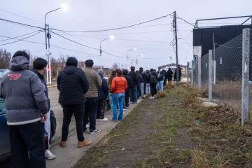 Comenzó la inscripción a “Mi primera licencia de conducir” y se registraron largas filas de jóvenes para acceder al programa Comenzó la inscripción a “Mi primera licencia de conducir” y se registraron largas filas de jóvenes para acceder al programa