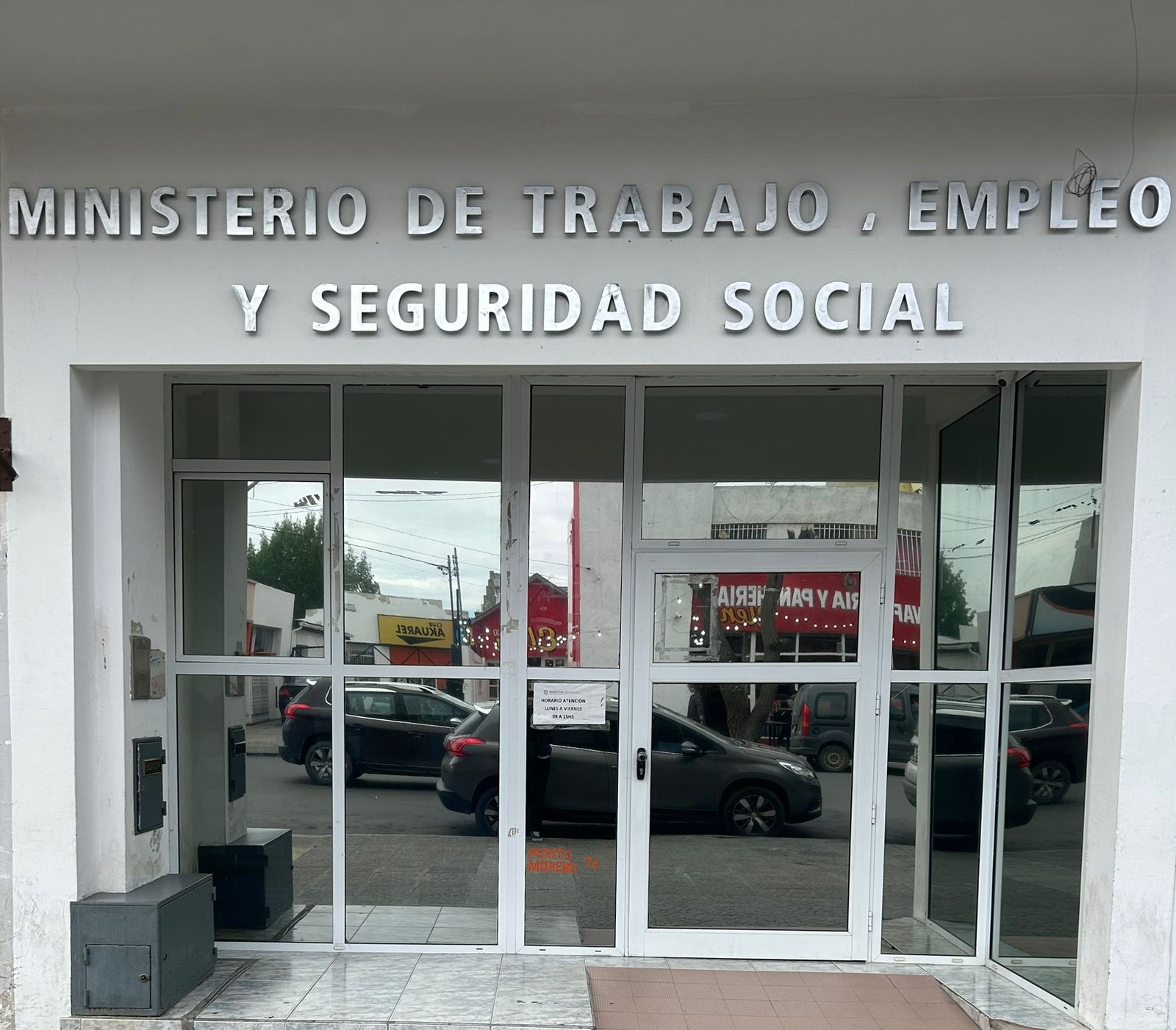 Con sueldos en caída en todo el país, los docentes de Santa Cruz están a la cima del porcentual