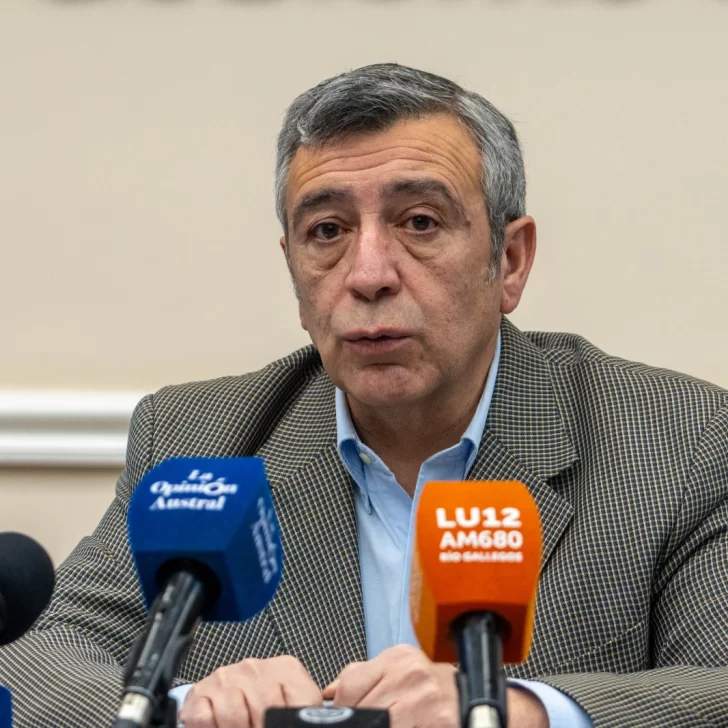 Jaime Álvarez: “YPF va a continuar ocupándose de los pasivos ambientales y del abandono de pozos” Jaime Álvarez: “YPF va a continuar ocupándose de los pasivos ambientales y del abandono de pozos”