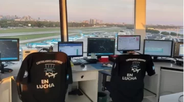 Paro en aeropuertos: Aerolíneas Argentinas denunció al gremio de controladores por frenar vuelos fuera de la medida de fuerza