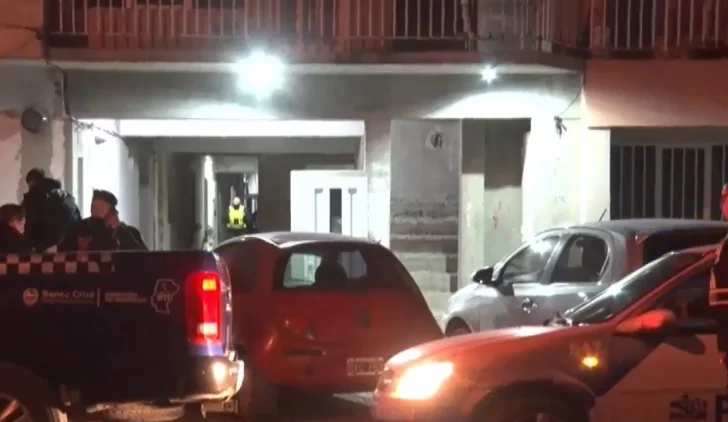 La Policía fue por ruidos molestos y encontró a un grupo de personas alcoholizadas y armadas