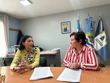 $60 millones del Municipio para 24 escuelas de Río Gallegos: entregan bases y condiciones a los colegios del programa “Yo Amo Río Gallegos” $60 millones del Municipio para 24 escuelas de Río Gallegos: entregan bases y condiciones a los colegios del programa “Yo Amo Río Gallegos”