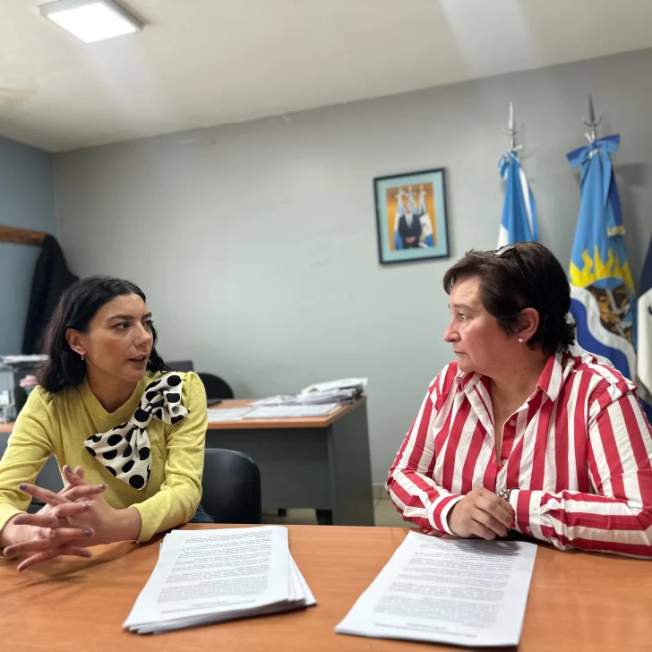 $60 millones del Municipio para 24 escuelas de Río Gallegos: entregan bases y condiciones a los colegios del programa “Yo Amo Río Gallegos” $60 millones del Municipio para 24 escuelas de Río Gallegos: entregan bases y condiciones a los colegios del programa “Yo Amo Río Gallegos”